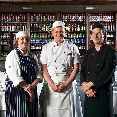 Wallis Arms Hotel Sráid an Mhuilinn Екстериор снимка